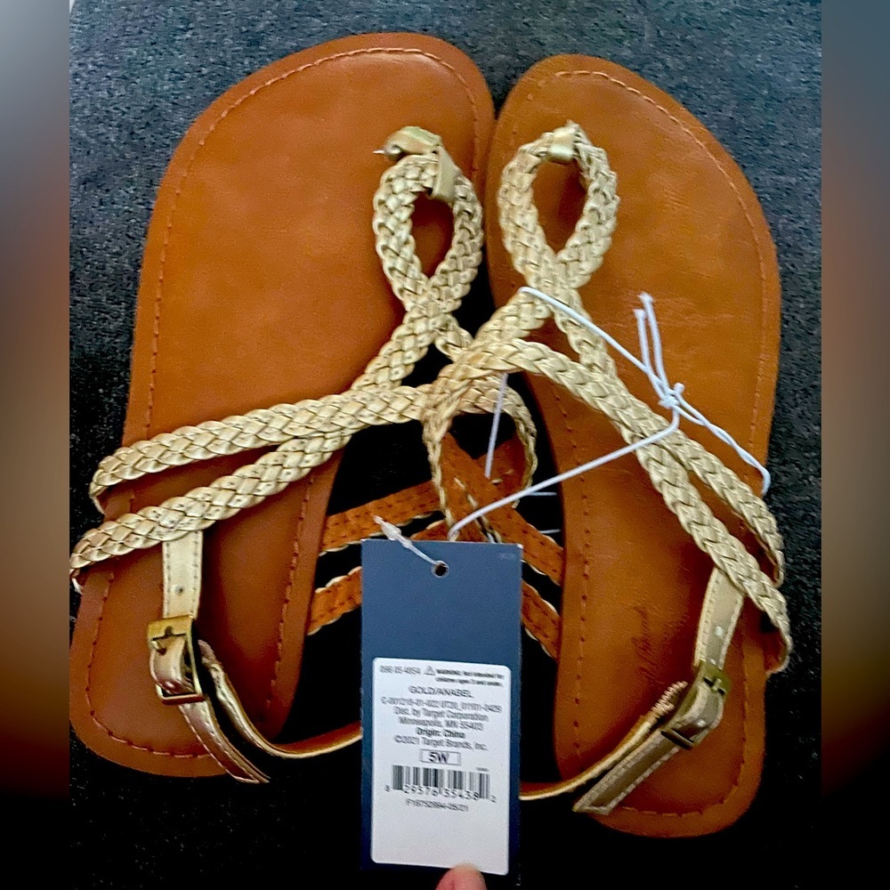 Women’s Universal Thread Toe Sandal - size 5